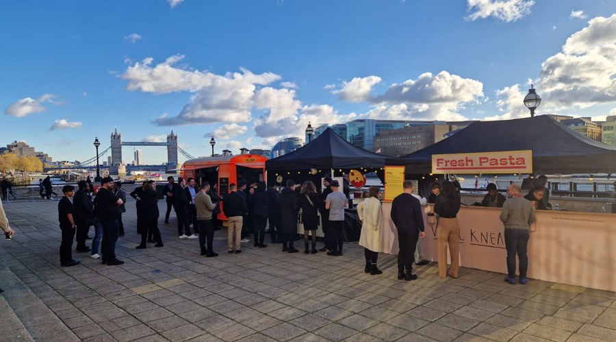 A股开盘速递 | A股走势分化!沪指盘中翻红 机器人、减速器概念延续强势